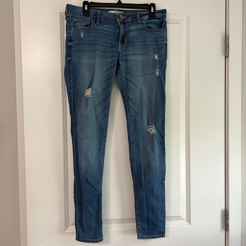 Hollister Distressed Medium Wash Skinny Jeans